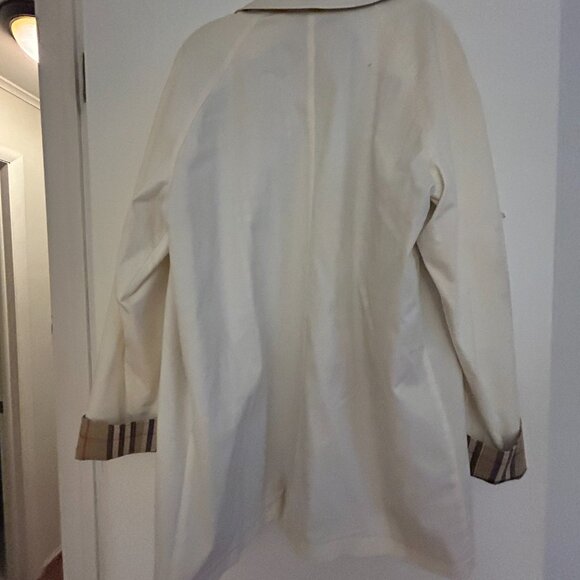 Burberry White Trench Coat - Picture 3 of 10